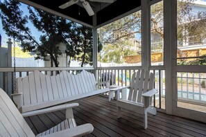 Terrace/patio - 30% Off~"Tupelo Honey"~DogFriendly~HeatedPool~Walk to Beach/Seaside~BeachGear (Santa Rosa Beach)