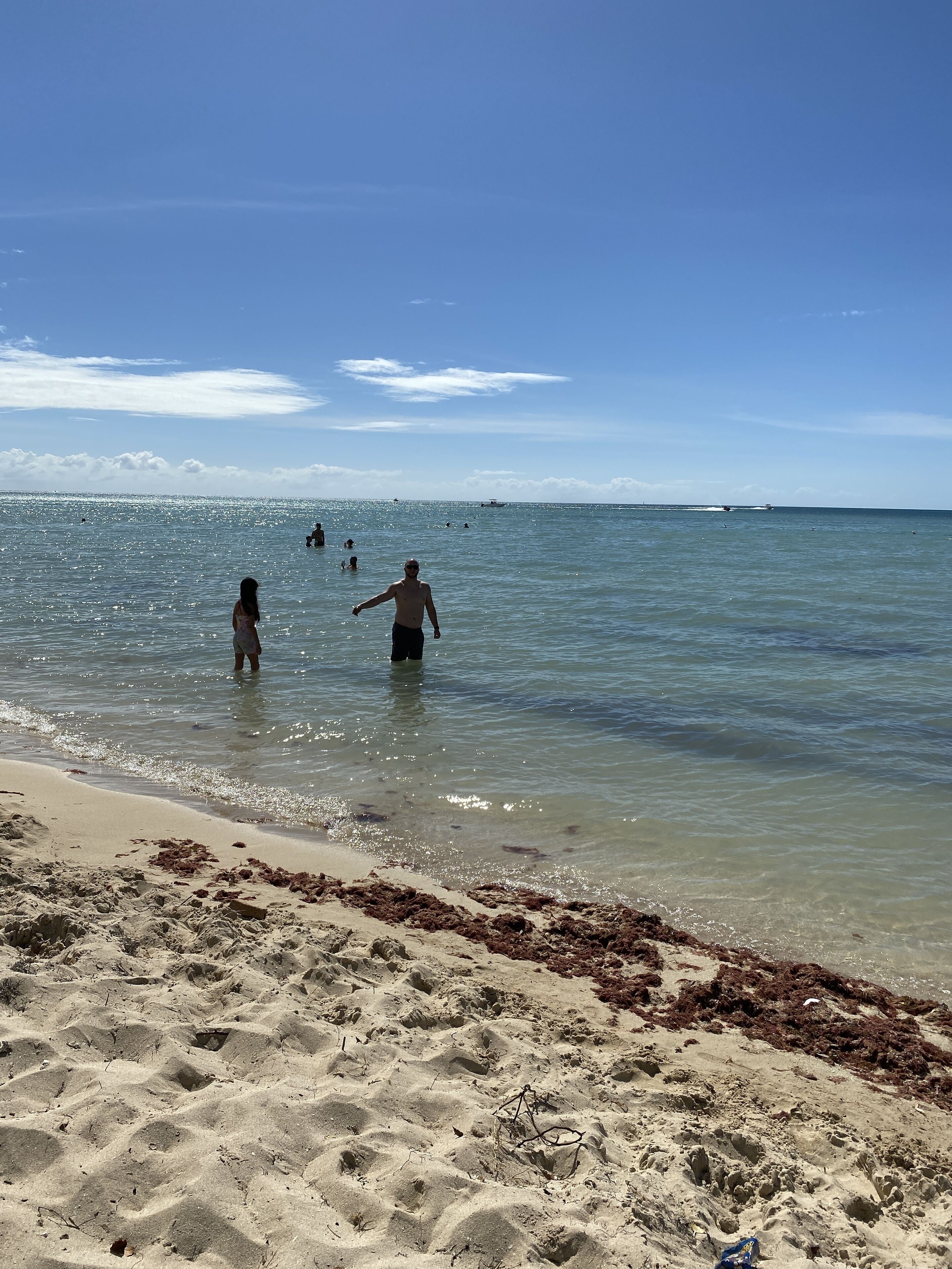 Chaises longues, serviettes de plage