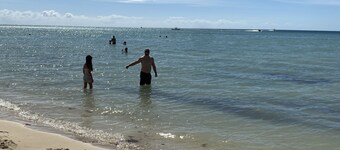 Fai una pausa e rilassati al My West Little Corner Apt. 5 / 3BR / WIFI / AC / FAM / BUS