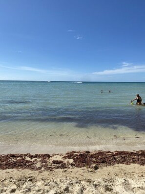 Liegestühle, Strandtücher