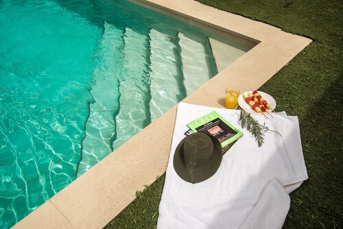 Family & Group Villa : 2 Private Pools, BBQ, Parking, Near Granada, Sleeps 13