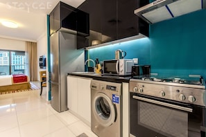 Deluxe Studio | Private kitchenette