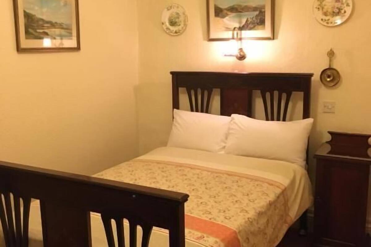 Kamar Single | Meja kerja, setrika/meja setrika, dan Wi-Fi gratis