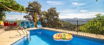 Awesome cottage in Algatocín with WiFi
