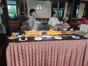 Daily English breakfast (THB 250 per person)