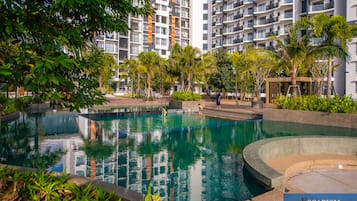 Una piscina al aire libre, piscina de entrenamiento