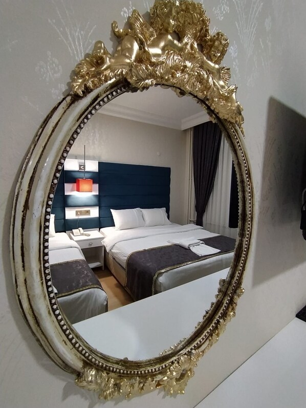 Egyptian cotton sheets, premium bedding, laptop workspace, free WiFi - Athena Life Hotel (Van)