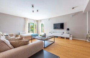 TV, fireplace, DVD player