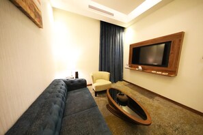 Junior Suite | Living area - EVA Hotel (Jeddah)