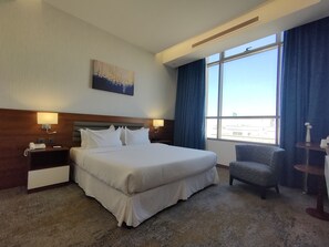 高级房 | 埃及棉床单、高档床上用品、记忆海绵床垫、客房内保险箱