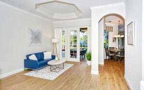 スマートテレビ、DVD プレーヤー