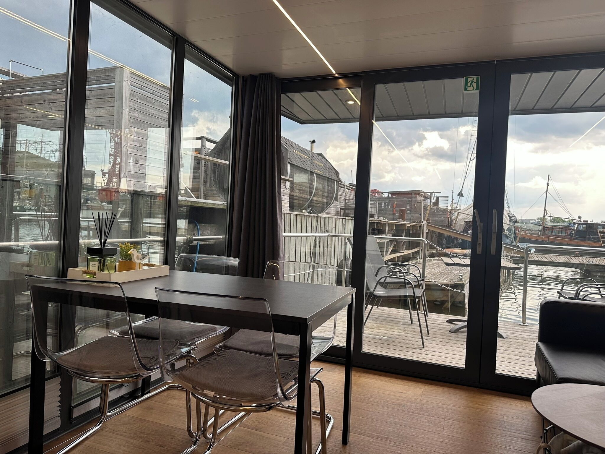 Houseboat with Lake view - Klippholmen | Living area | Smart TV