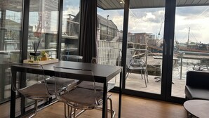 Houseboat with Lake view - Klippholmen | 起居區 | 智慧型電視