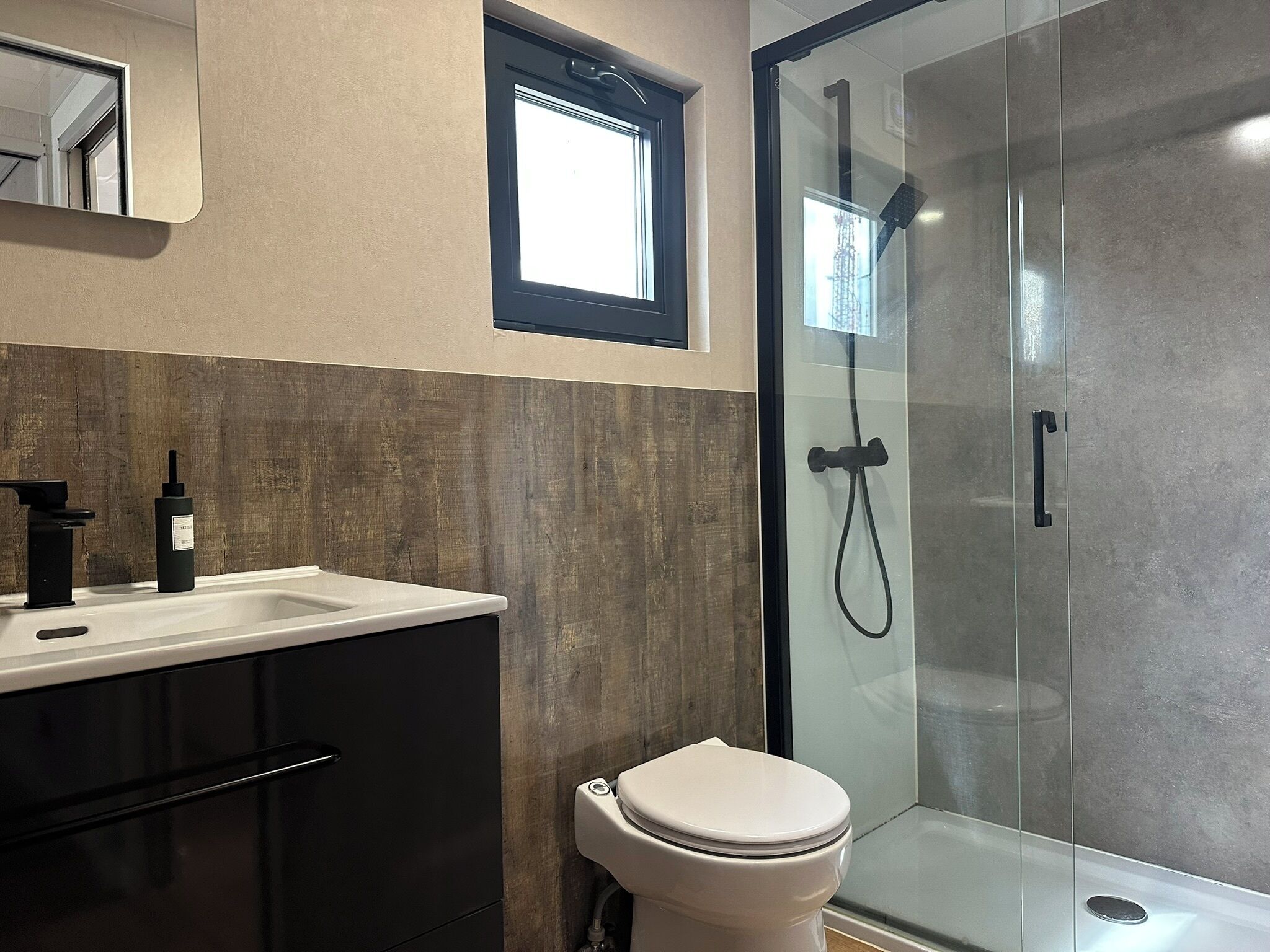 Photo - La Mare Resort