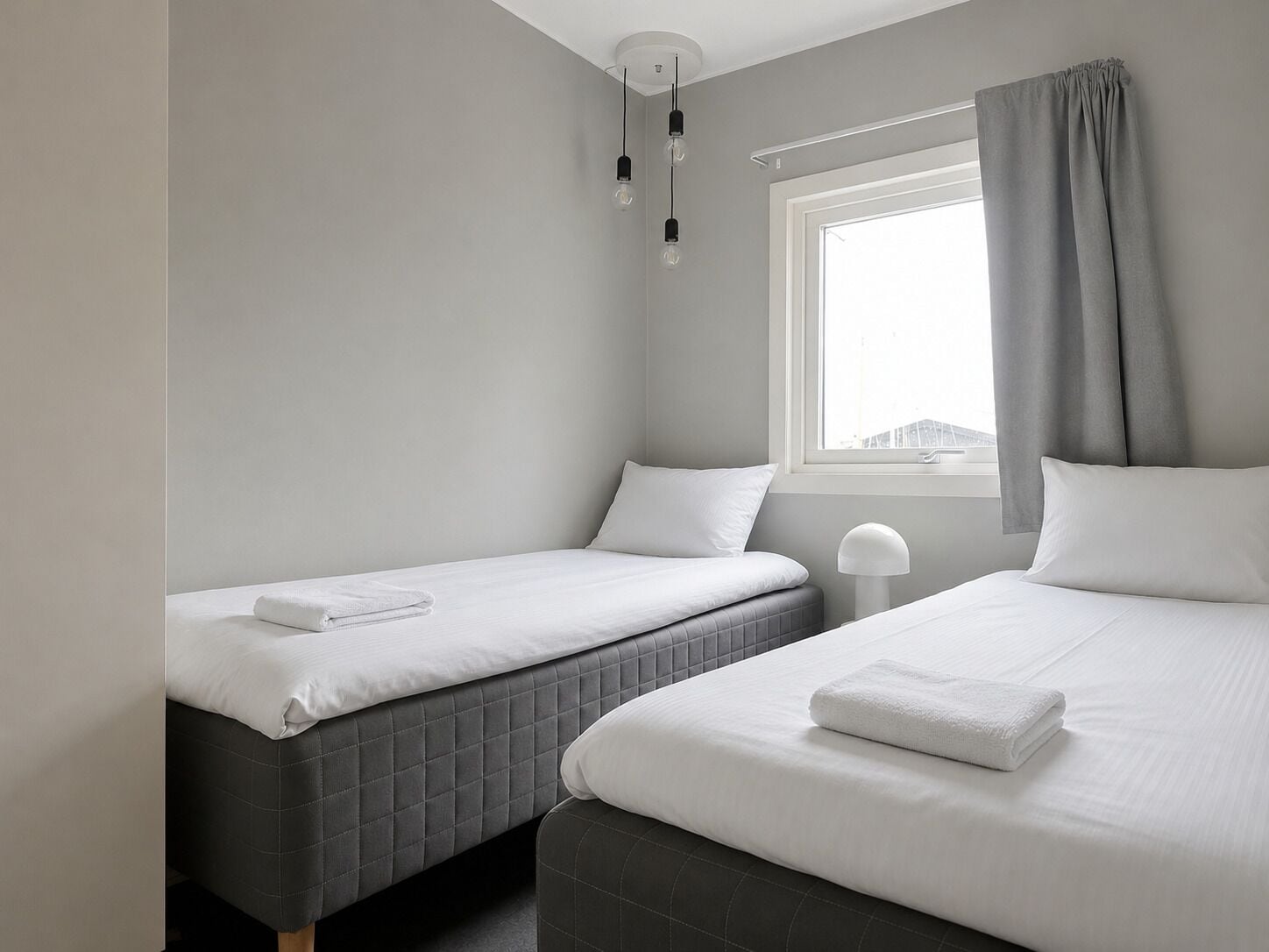 Captains Cave - Marina View | Hypo-allergenic bedding, individually decorated, individually furnished