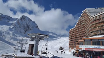 Snow and ski sports