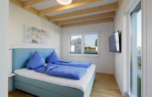 3 bedrooms, travel crib, free WiFi