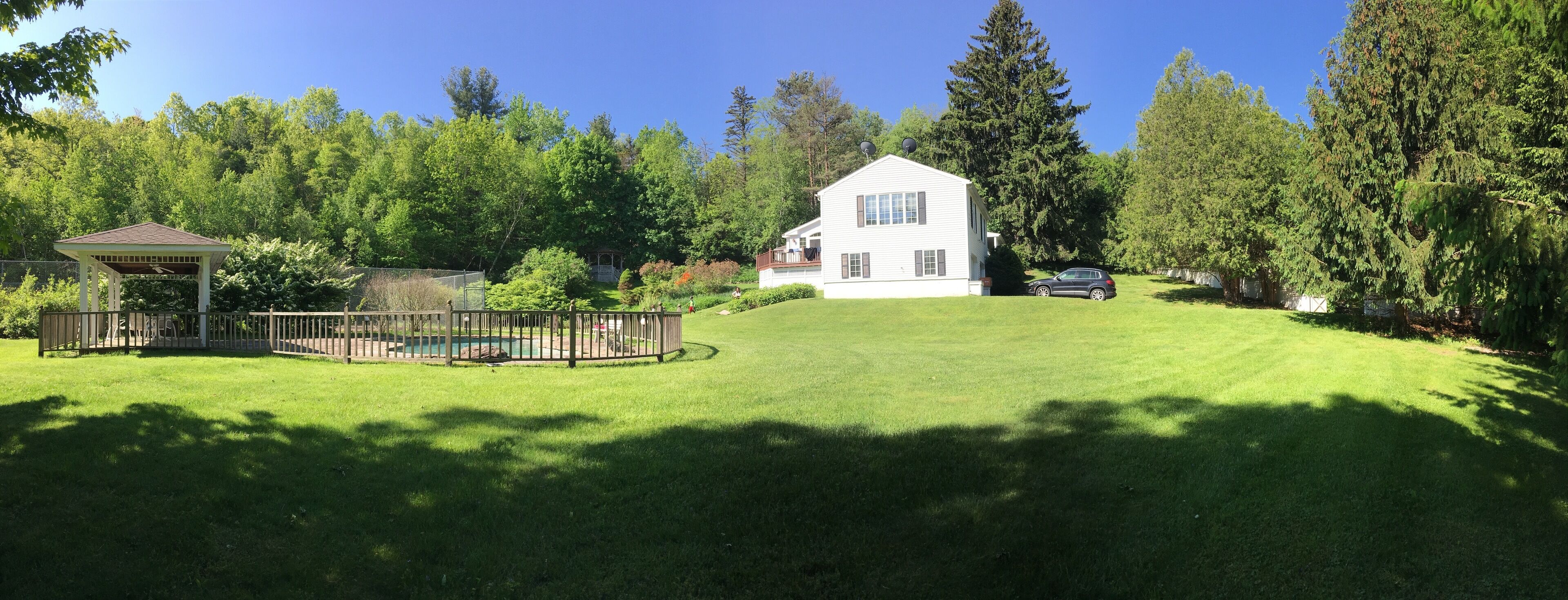 country estate with tennis court / pool