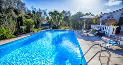 Gran piscina privada, wifi gratis, zona tranquila y privada, ubicación ideal