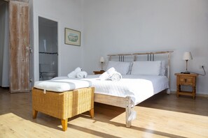 3 bedrooms, iron/ironing board, travel crib, free WiFi