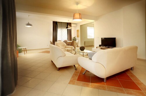 The apartment is 5 minutes from the town of Kastav.