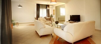 The apartment is 5 minutes from the town of Kastav.