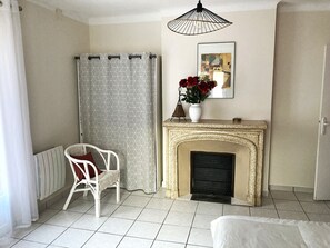 4 bedrooms, iron/ironing board, travel crib, bed sheets