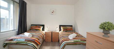 2 bedrooms, iron/ironing board, WiFi, bed sheets