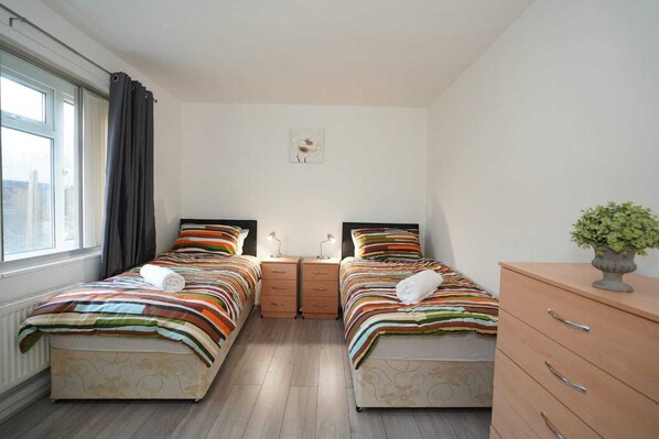 2 bedrooms, iron/ironing board, WiFi, bed sheets