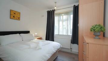 2 bedrooms, iron/ironing board, WiFi, bed sheets