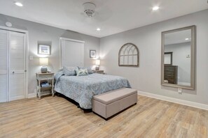 2 bedrooms, desk, iron/ironing board, travel crib