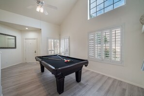 Game room - Beautiful 5bdr North Phoenix Home  w/Pool! (Phoenix)