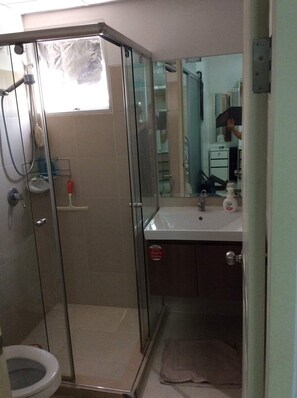 Shower, toilet paper - Fully furnished condo close to BTS Bearing, Hospital, and Mega Mall. (Bangkok)