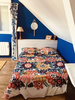 3 chambres, bureau, Wi-Fi gratuit, draps fournis