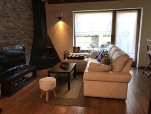Fernseher, Kamin