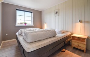 3 bedrooms, travel cot, free WiFi