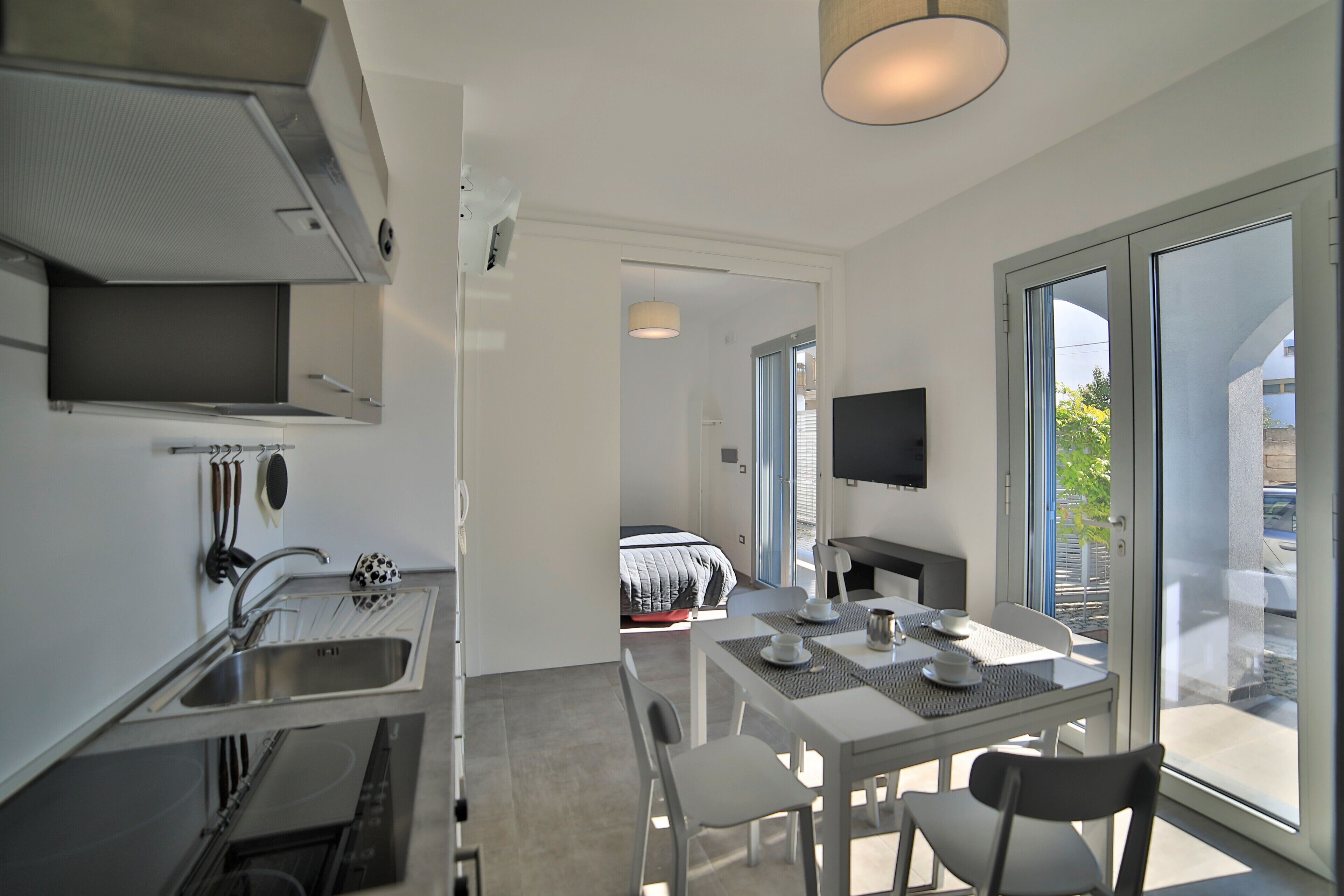 2 chambres, coffres-forts dans les chambres, lit parapluie