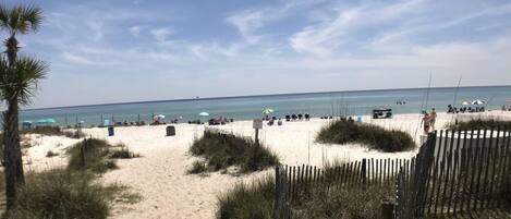 Beach nearby, sun-loungers, beach towels