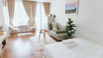 1 Schlafzimmer, kostenlose Minibar, Schreibtisch