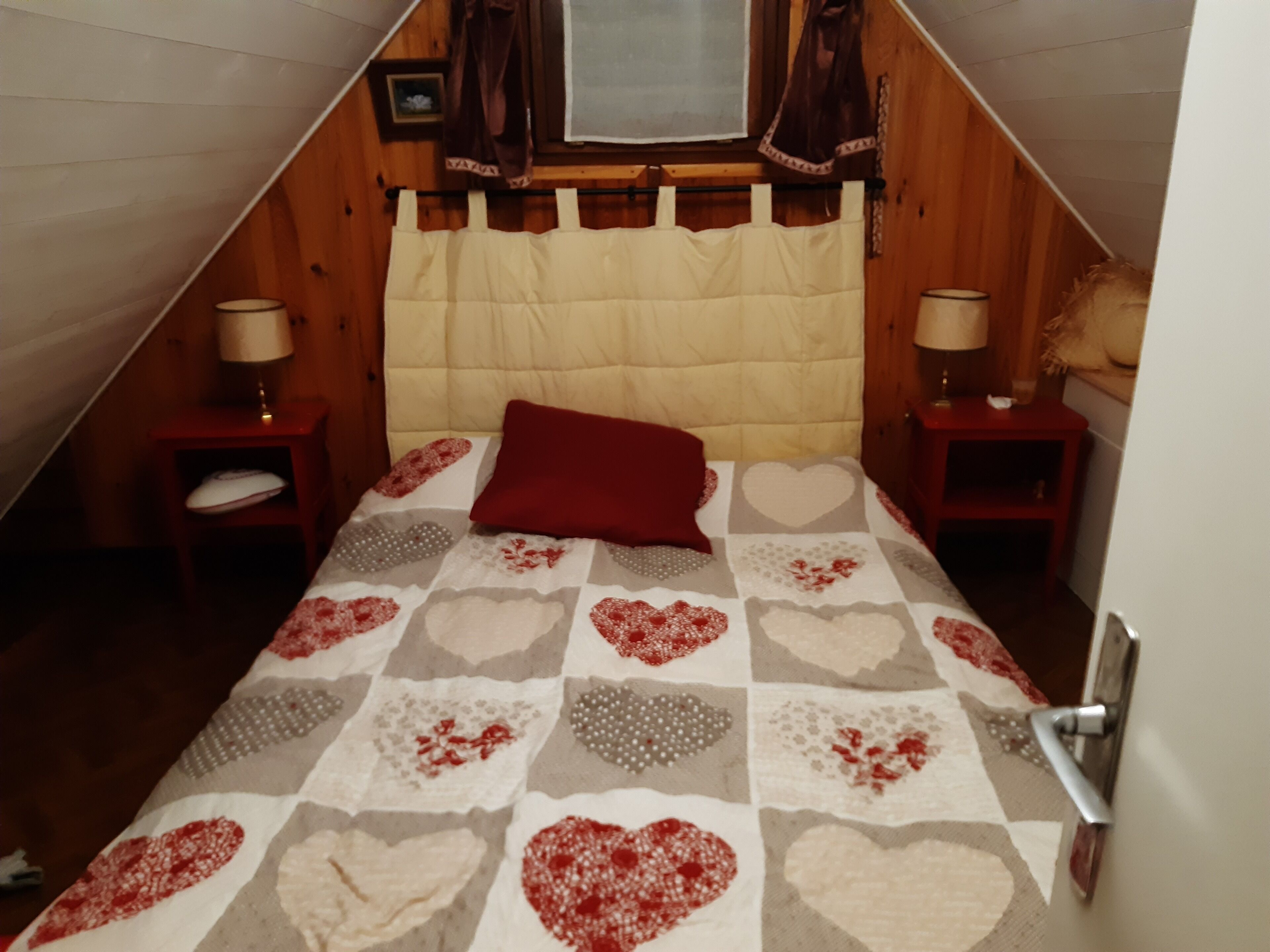 2 chambres, fer et planche à repasser