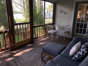 Smart-TV og stereoanlegg