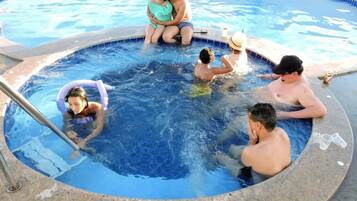 Piscina externa, piscina aquecida