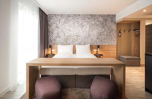 elaya hotel augsburg, Trademark by Wyndham