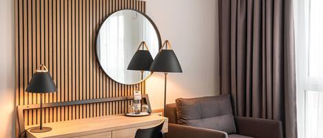 Appartement | Bureau, espace de travail pour ordinateur portable