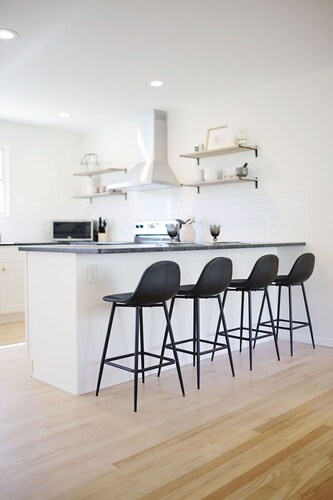 BEAUTIFUL updated Knoxville house close to downtown & the aiport