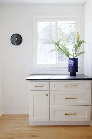 3 habitaciones, tabla de planchar con plancha, cuna de viaje y wifi 