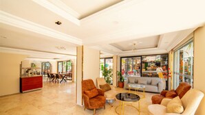 Lobby sitting area -  CLEOPATRA ICARIA APART HOTEL (Alanya)