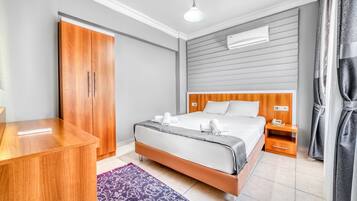 1 dormitorio, minibar, escritorio