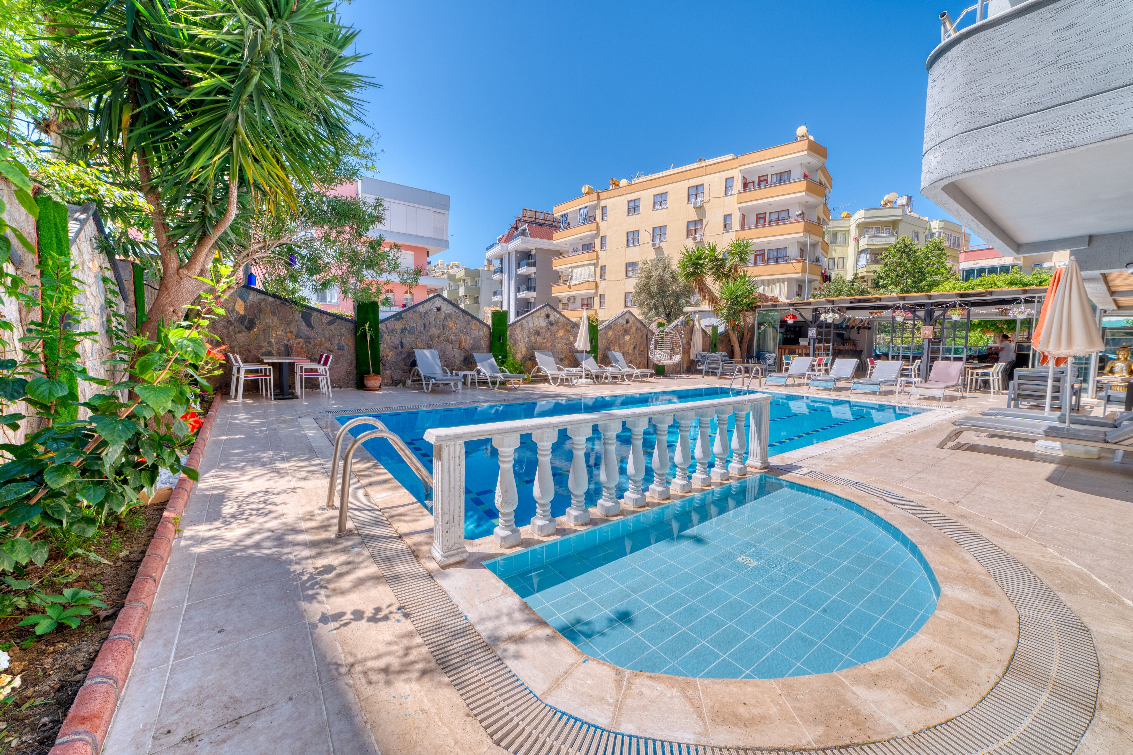 Piscine extérieure (ouverte en saison)