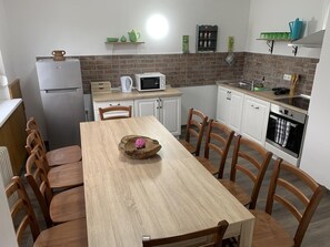 Fridge, microwave, oven, dishwasher